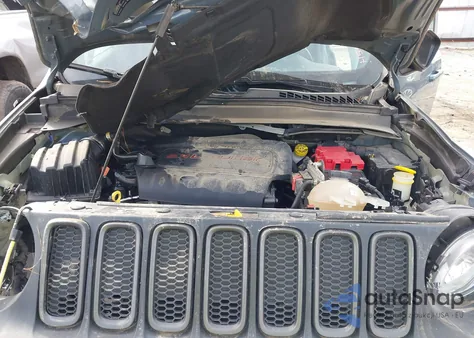 2018 Jeep Renegade Trailhawk 4X4 из США, поврежденный, VIN ZACCJBCB8JPH54696